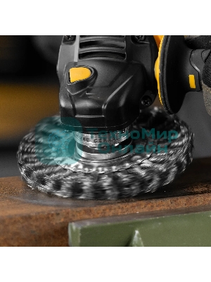 Щетка для УШМ Denzel 125 мм, плоская, крученая нержавеющая проволока 0,5 мм, посадка 22,2 мм