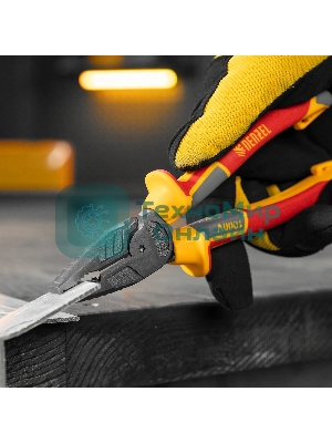 Плоскогубцы комбинированные Denzel диэлектрические трехкомпонентные рукоятки до 1000 В, 180 мм