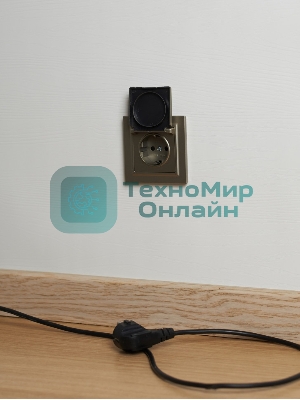 Розетка 1-местная BRITE IEK РСбш10-3-БрШ (BR-R16-16-K37) с заземлением, с защитными шторками и крышкой, 16А, IP20, шампань