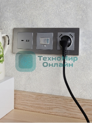 Рамка 3-местная IEK BRITE РУ-3-1-БрА (BR-M32-M-K47) металл алюминий