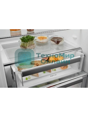 Встраиваемый холодильник Electrolux LNS9TE19S белый, двухкамерный 213/61л, морозилка снизу, No Frost