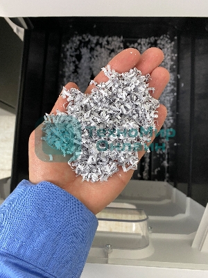 Шредер Heleos АП37-5 белый/белый с автоподачей (секр.P-5) фрагменты 220лист. 37лтр. скрепки скобы пл.карты