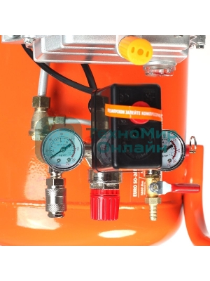 Компрессор Patriot EURO 50-260К 525306316 Мощность: 1.8 кВт; Напряжение: 230В~50Гц; Обороты двигателя: 2850 об/мин; Производительность: 260 л/мин; Объем ресивера: 50 л; Давление: 8 бар; Вес: 28,5