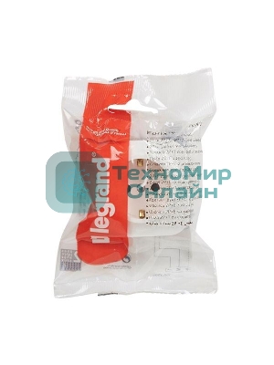 Розетка с заземлением с защитными шторками (Белая) Legrand 782220