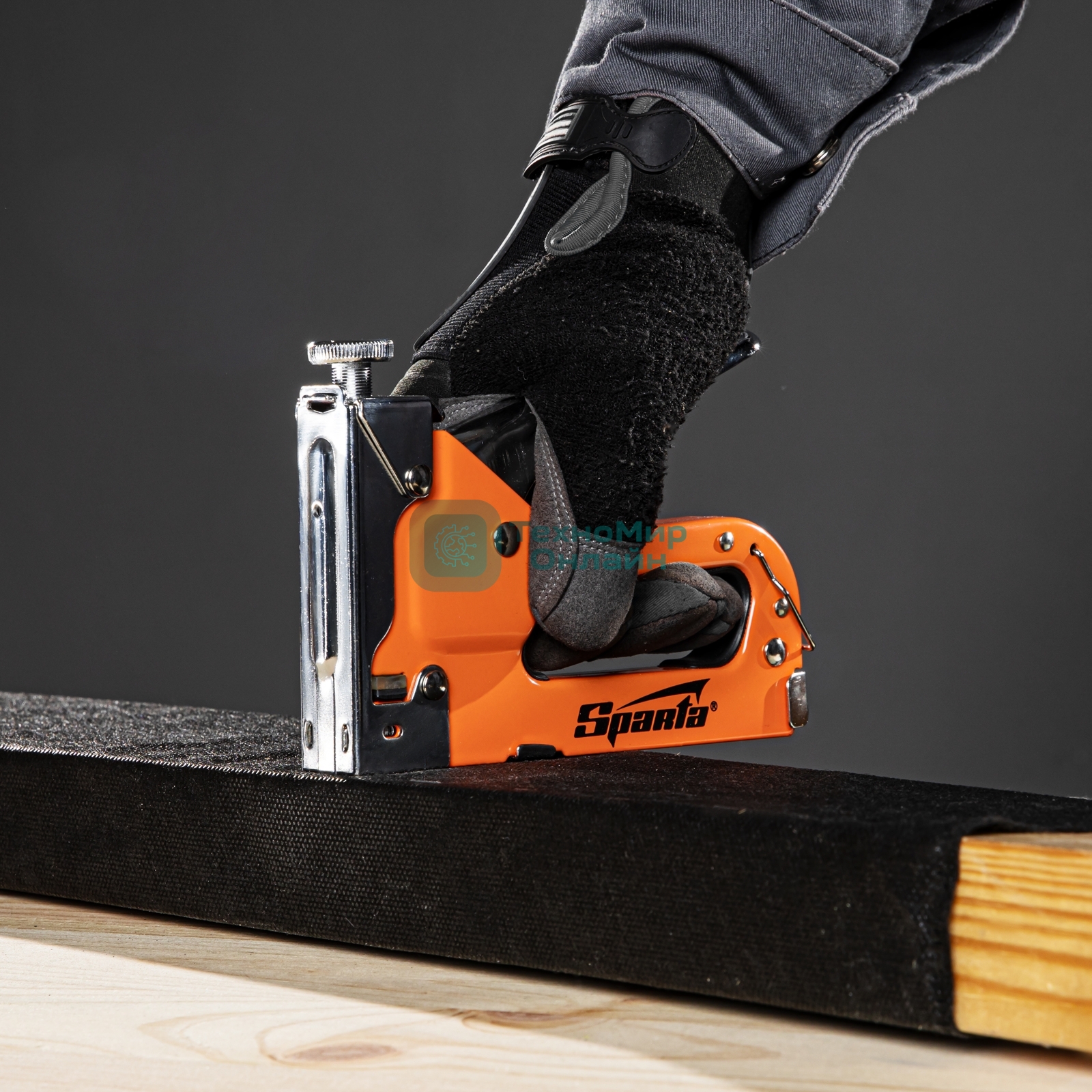 Степлер Sparta мебельный регулируемый со скобами 200 шт тип скобы №53 4-14 мм