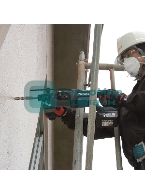 Перфоратор Makita DHR241RFE Перфоратор ак ,SDS+, 18В,2 х 3А ч Li-ion,3реж,1.9Дж,0-4000у\м,3.5кг,чем,подсв,совмест с 4 А ч Li-ion
