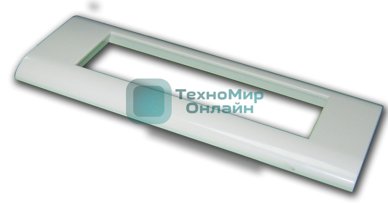 Пластиковая накладка на цоколь, 135x45, белая