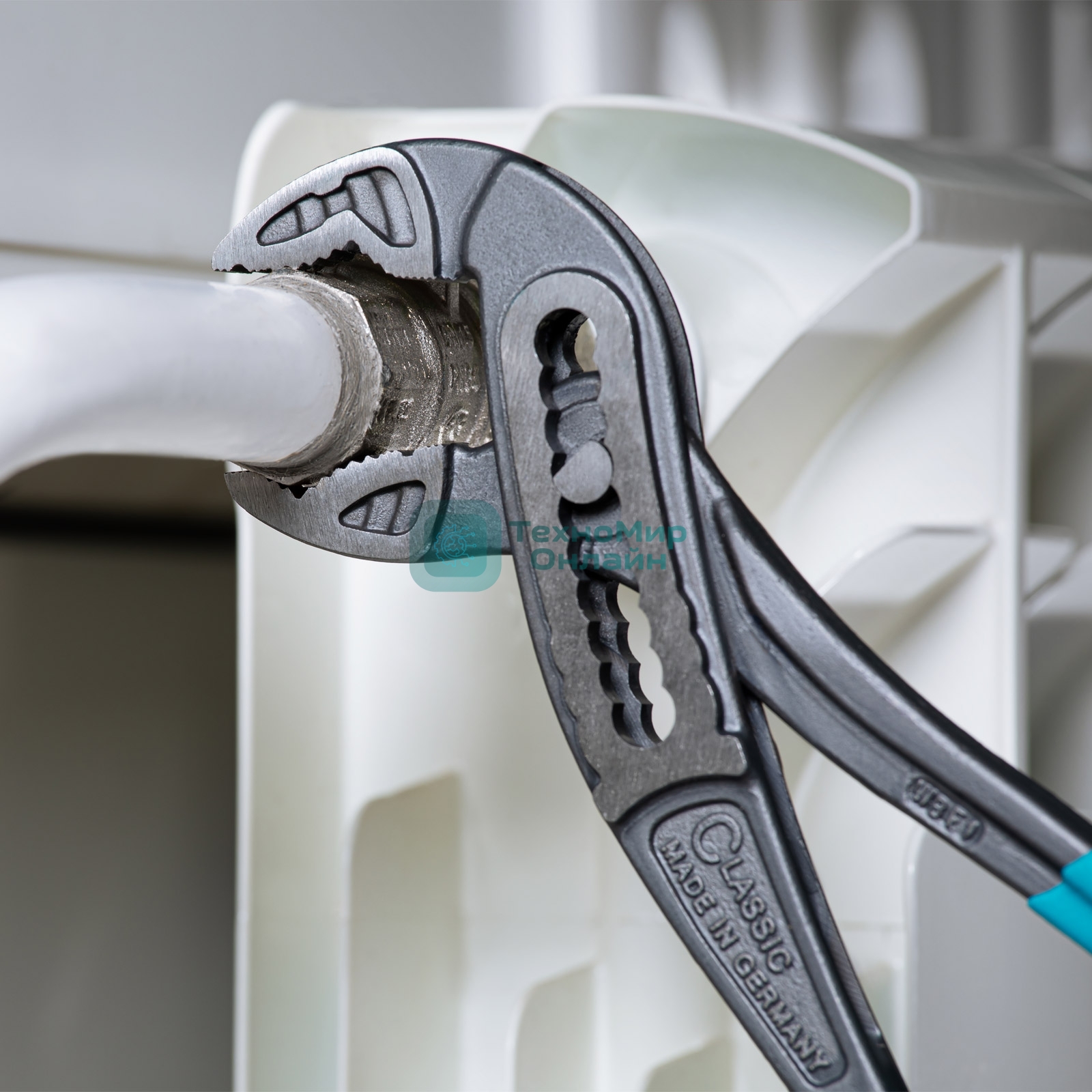 Клещи Gross 15715 переставные обливные рукоятки хром-ванадий 240 мм