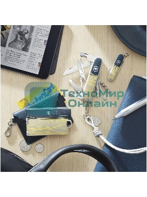 Нож перочинный Victorinox Classic SD New York Style (0.6223.E223) 58мм 7 функций зеленый подар.коробка