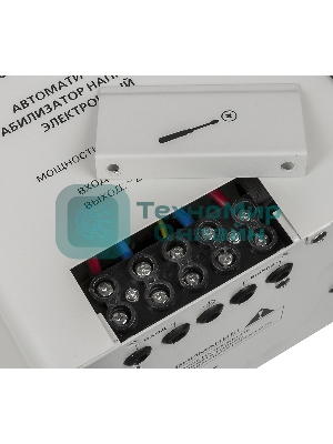 Стабилизатор напряжения Ресанта АСН-8 000 Н/1-Ц 63/6/17 Стабилизатор Lux 220В±8%, Габ. 305х190х360, Вес 15кг