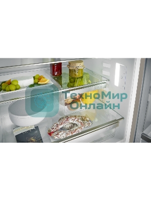 Встраиваемый холодильник Liebherr Pure, высота 82-88 см, door-on-door, с морозильным отделением, сенсорная электроника внутри камеры.