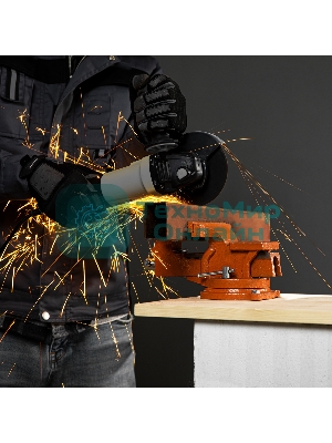 Тиски Sparta слесарные 125мм поворотные с наковальней