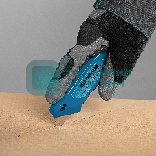 Нож Gross 130 мм, алюм. корпус, выдв. трапец. лезвие 18 мм (SK-5), клипса для ремня, 4 лезвия