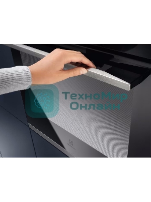 Духовой шкаф Electrolux с паром SteamCrisp, основной цвет - нержавеющая сталь, сенсорное управление, цветной ЖК-дисплей, электронное регулирование времени и температуры, будильник, таймер отключения, отложенный старт, хромированные направляющие из нержавеющей стали Easy Entry , телескопические направляющие FlexiRunners (1 ур) с изменением высоты установки, 3 стекла, пиролитическая очистка, термощуп, плавное закрытие дверцы SoftClosing, Италия