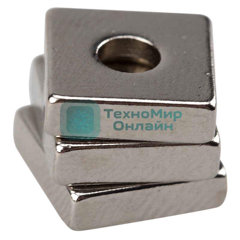 Неодимовый магнитный прямоугольник Rexant 10х10х3 мм с зенковкой 6х3,5 мм (упаковка 3 шт.)