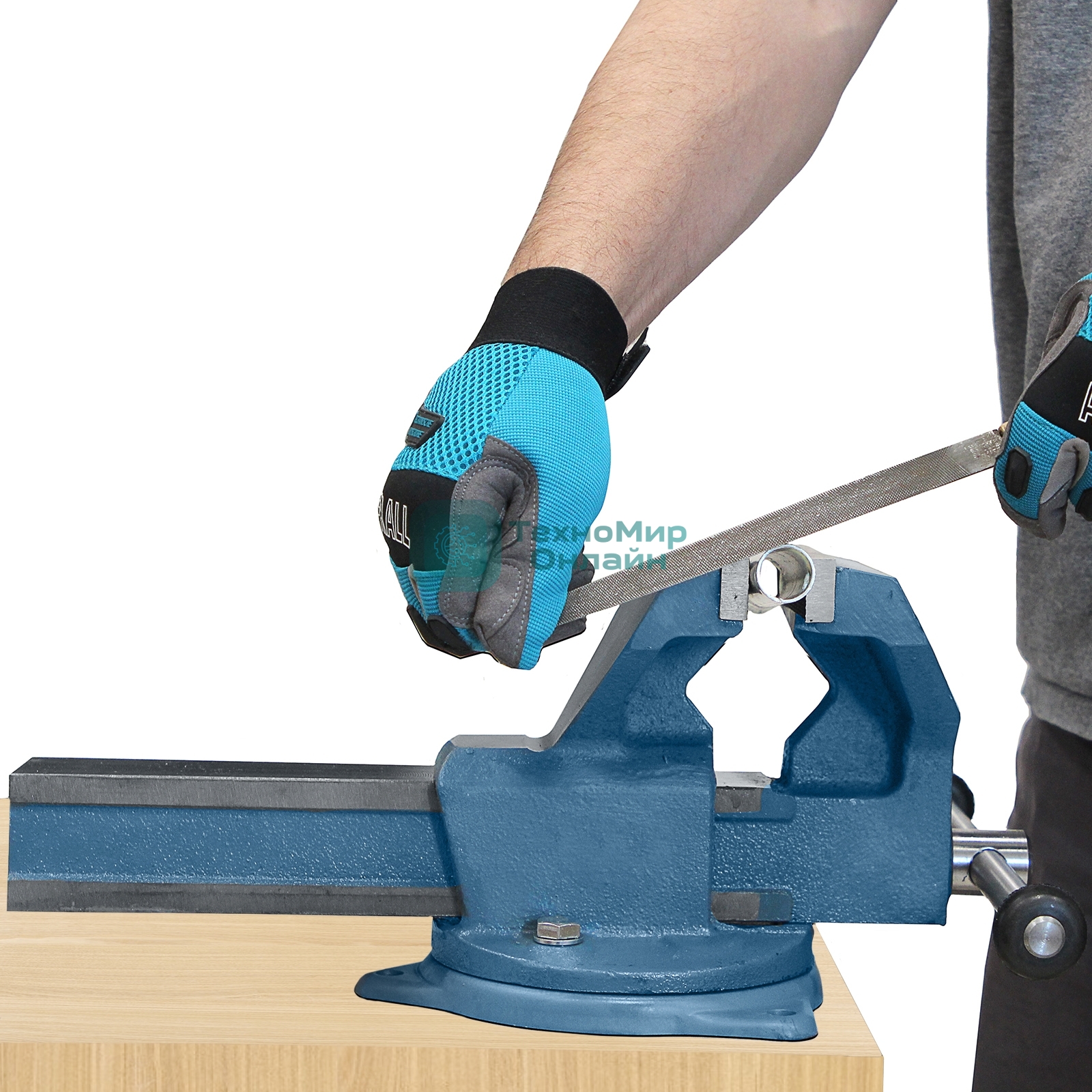 Тиски слесарные Россия,140 мм,поворотные 18667